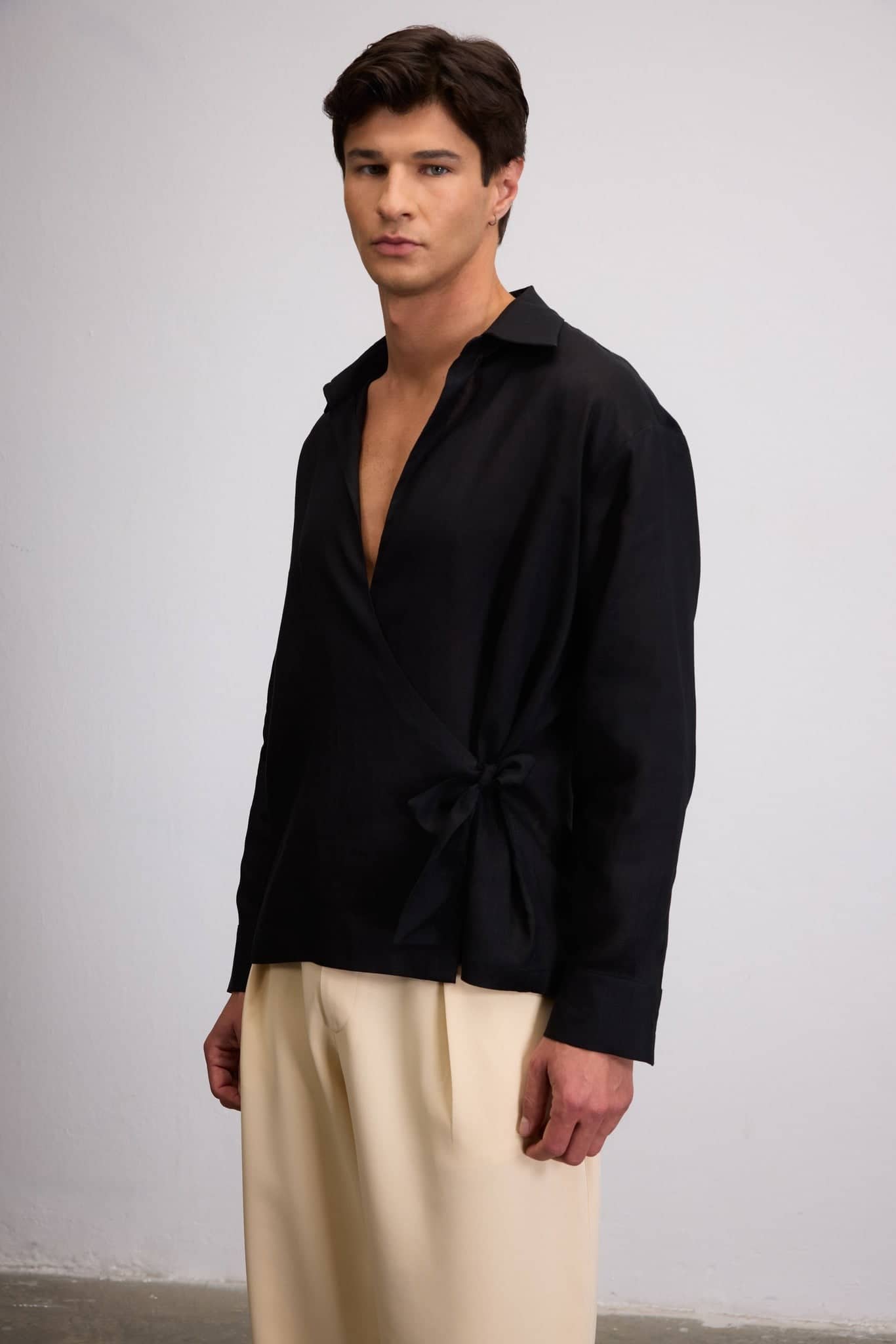 Kaji Linen Wrap Shirt - Black | Je Te Veux | Wolf & Badger