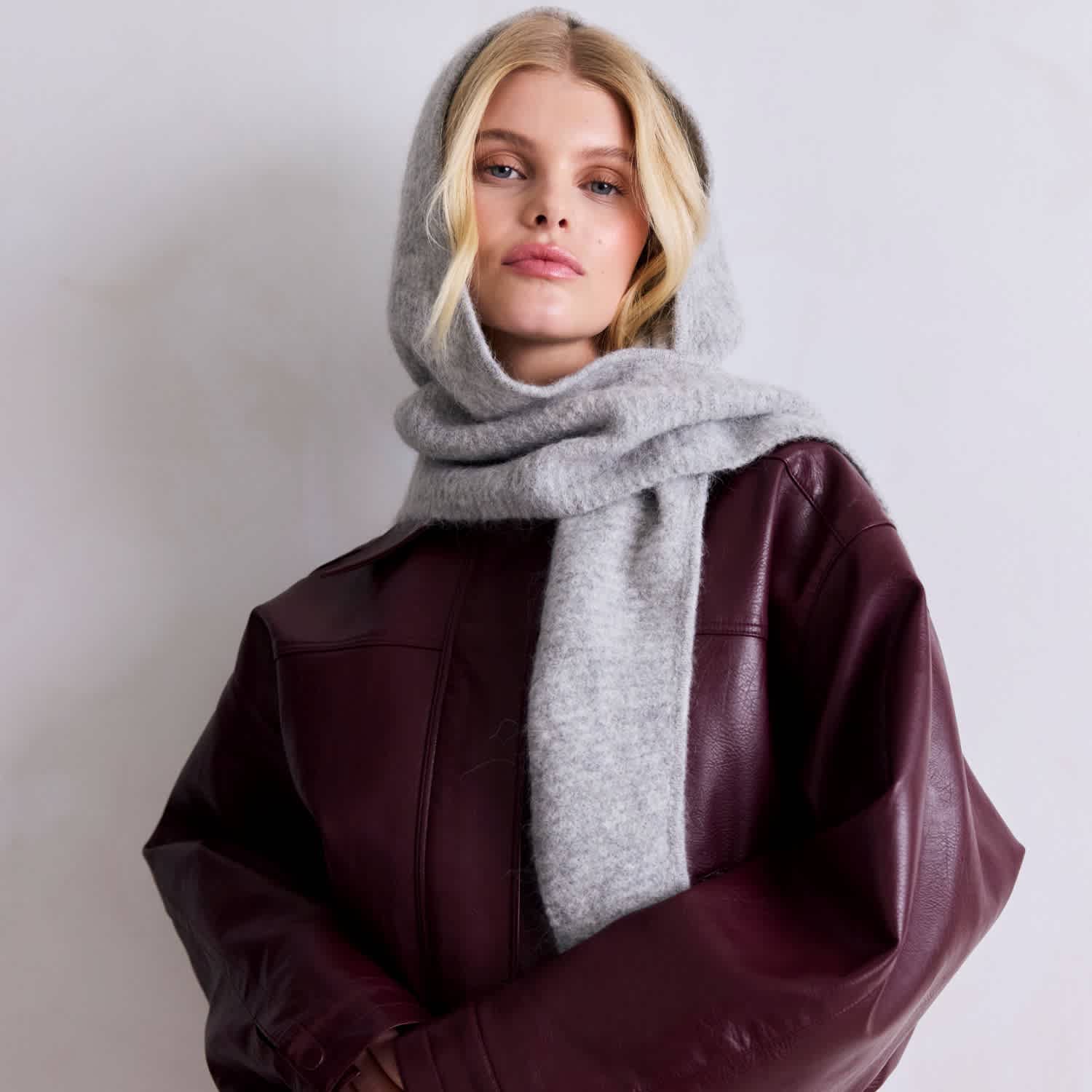 the-alpaca-hooded-scarf-