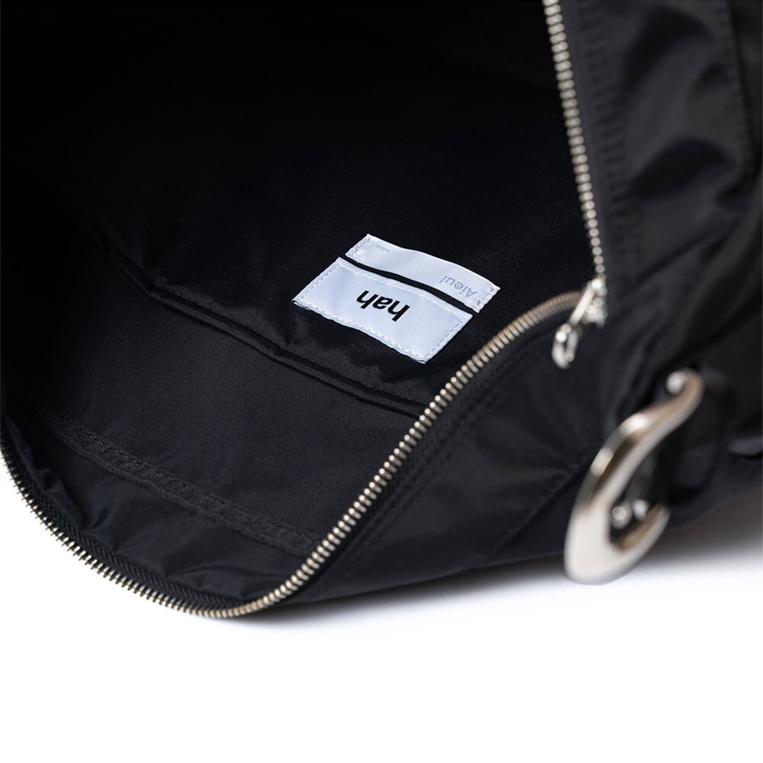 Aieul Edition | Three-Way Belted Ark Messenger Bag - Black