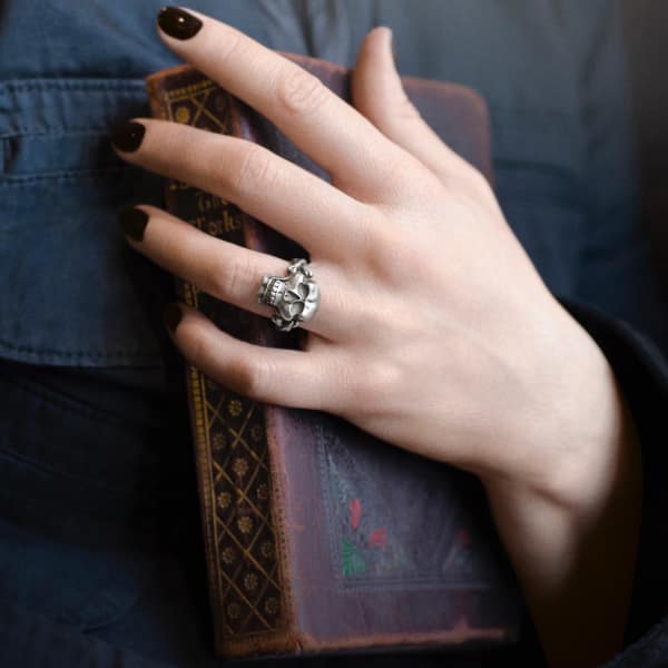 Gucci Skull & Crossbones Ring With Hinged Jaw In Crossbones