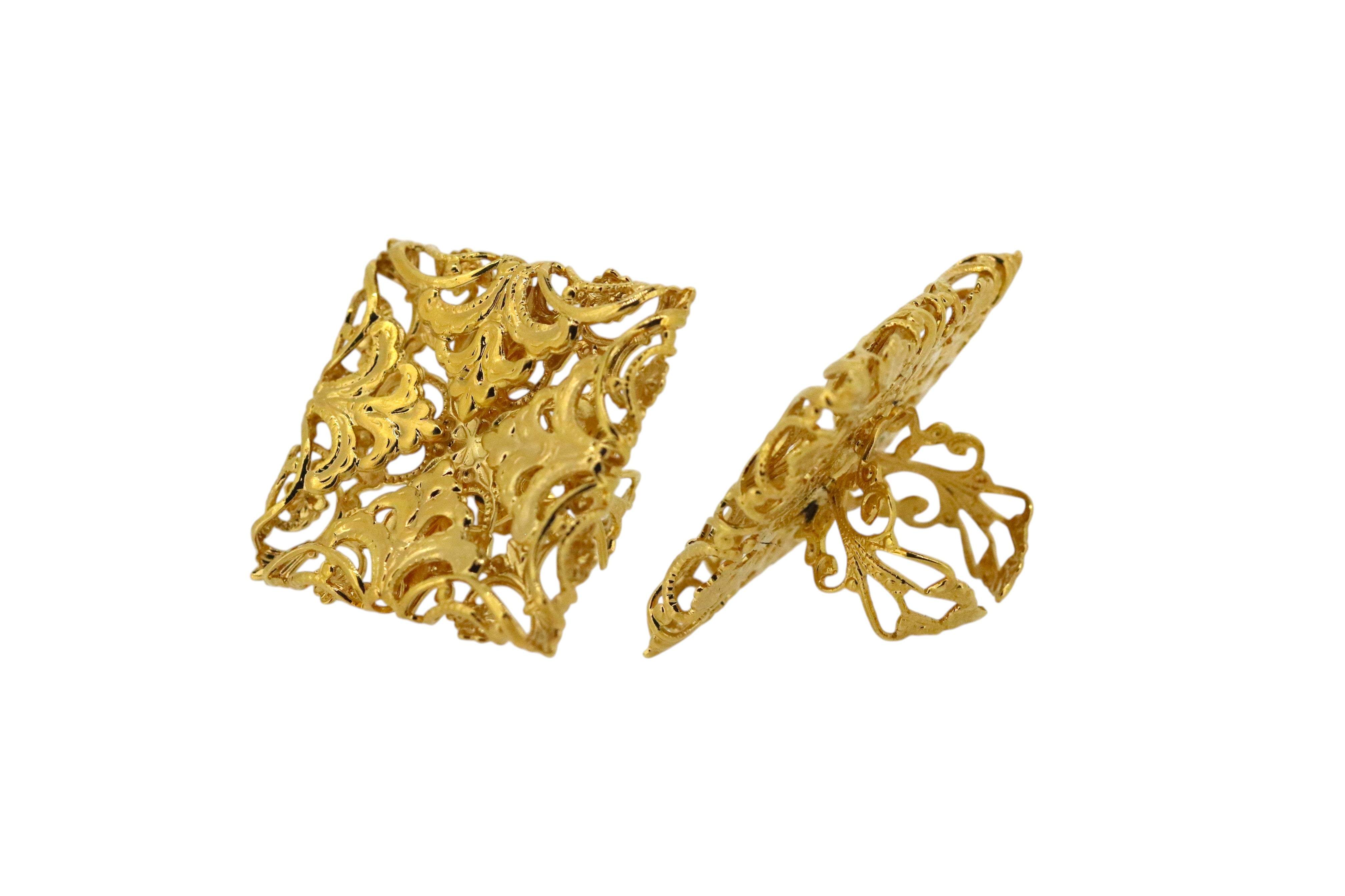 Vickisarge Women's Big Square Ring In Gold In Gold
