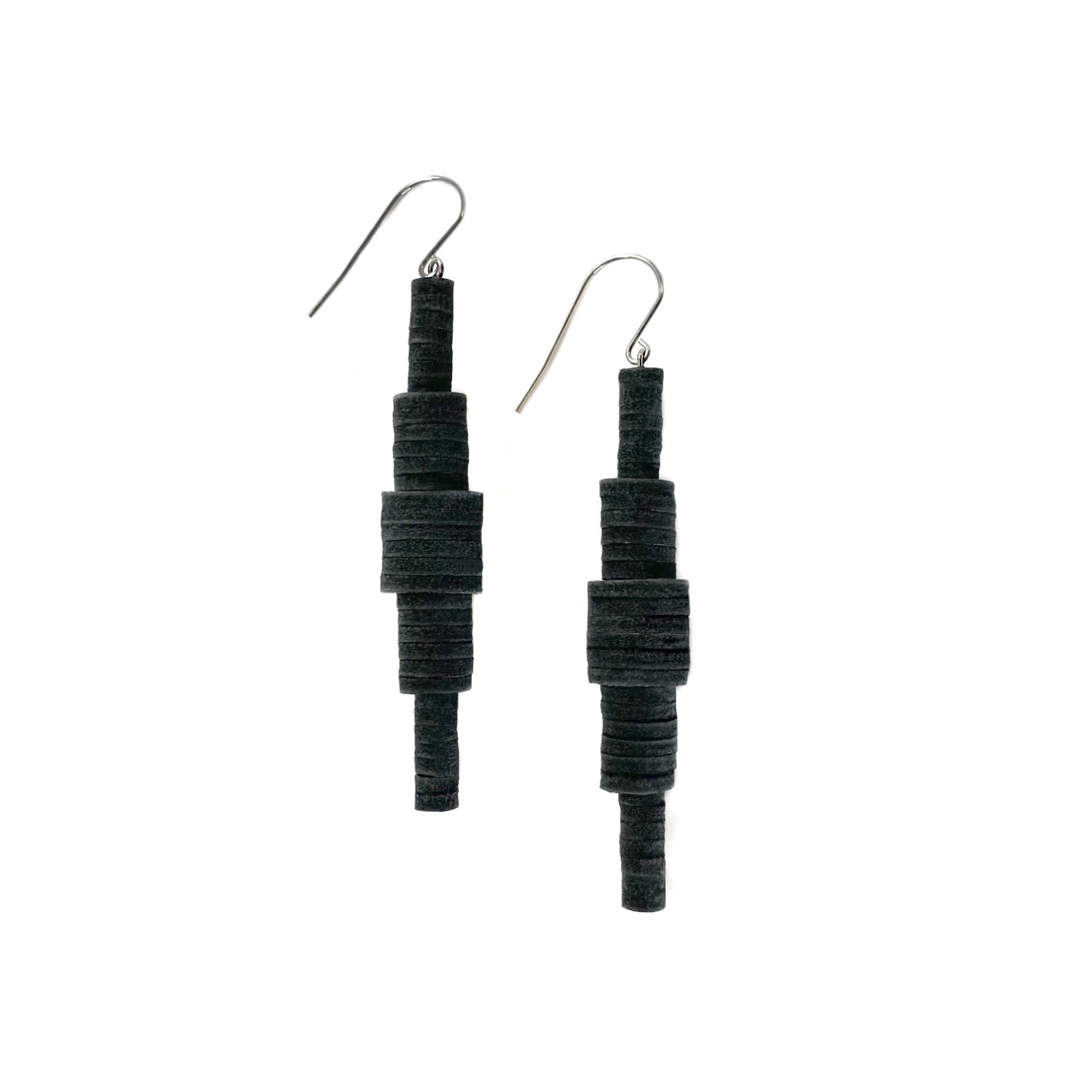 Waiwai Women's Black Gradient Dangle Earrings In Black