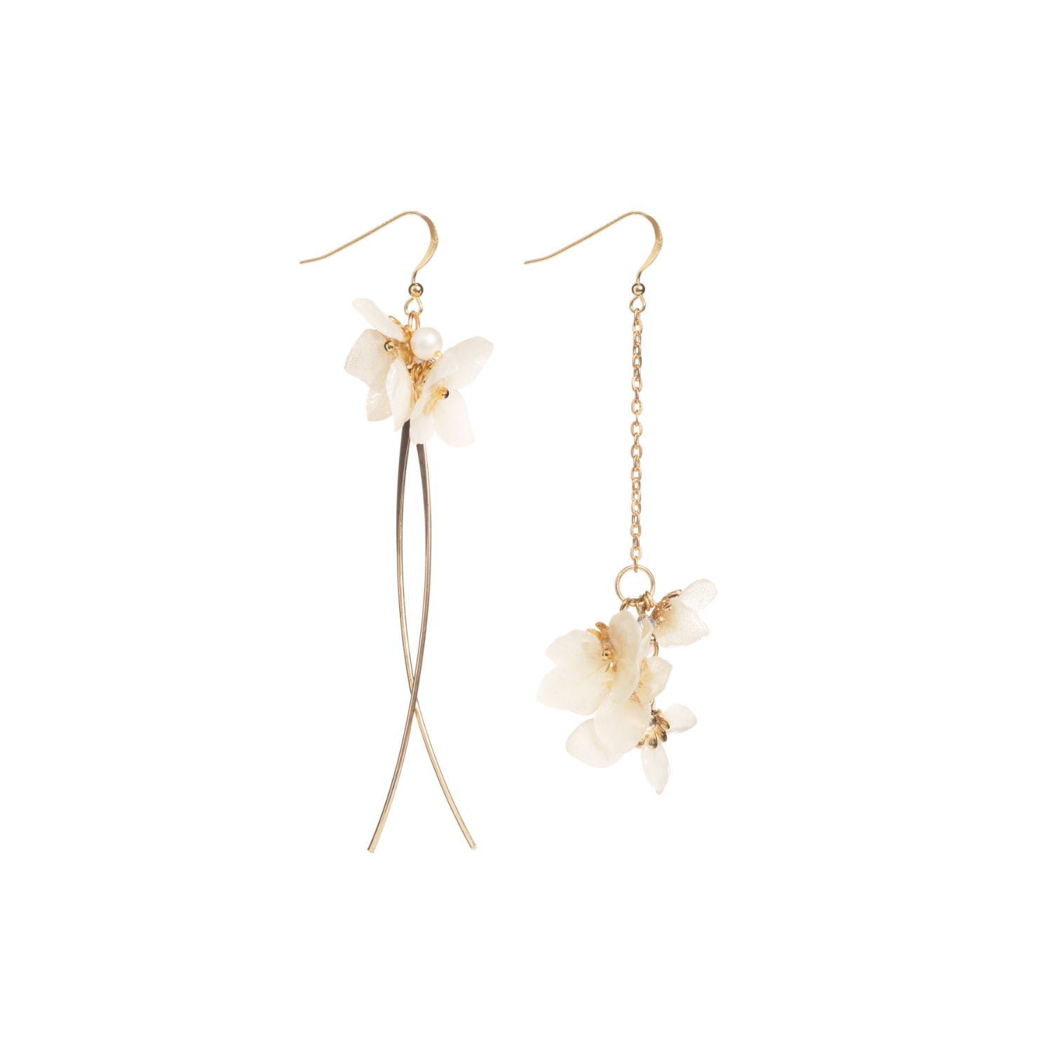 I'mmany London Women's Neutrals Real Flower Savill Lace Hydrangea Asymmetric Drop Earrings In Multi
