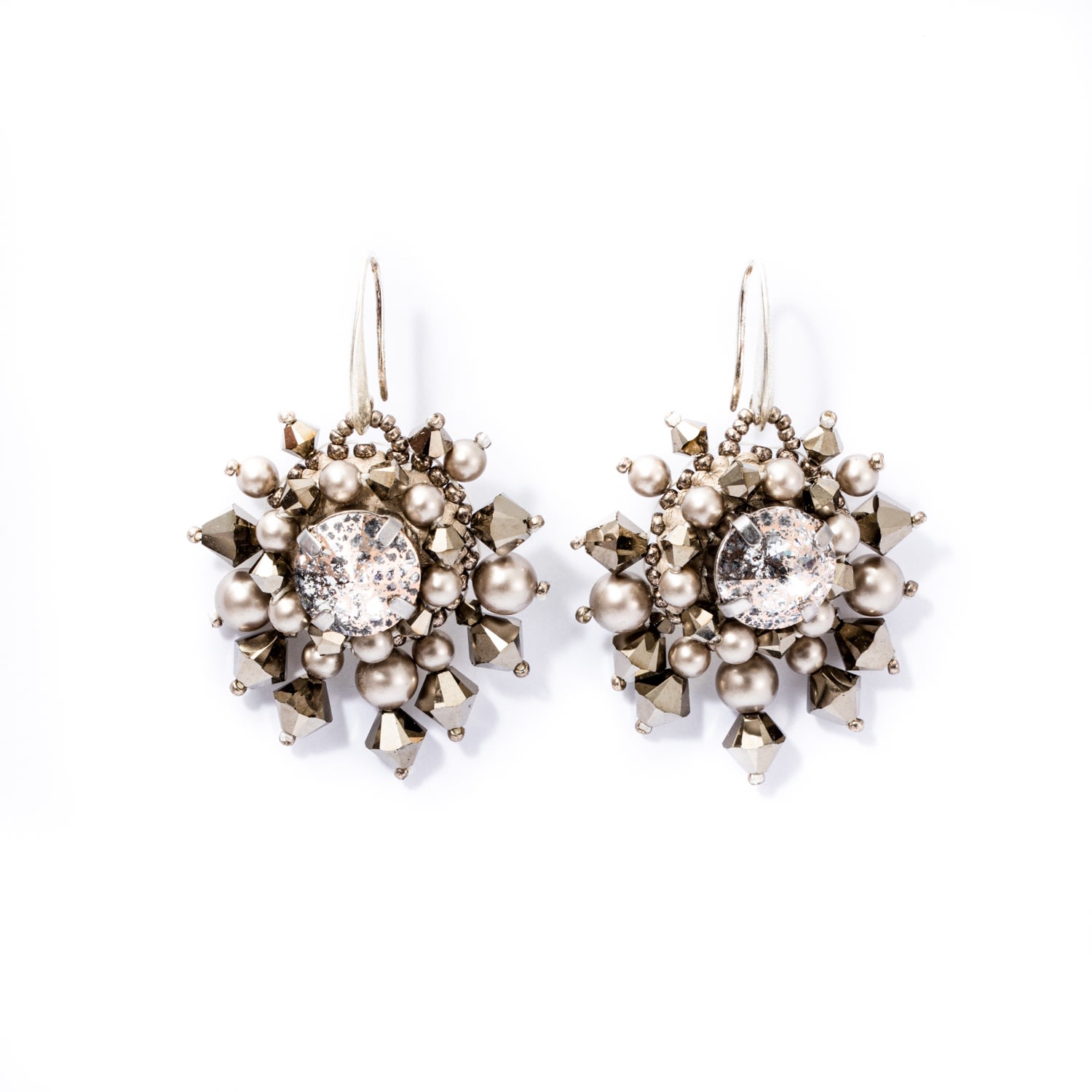 Women’s Neutrals Scarab Petite Earrings Beige Eleve Jewels