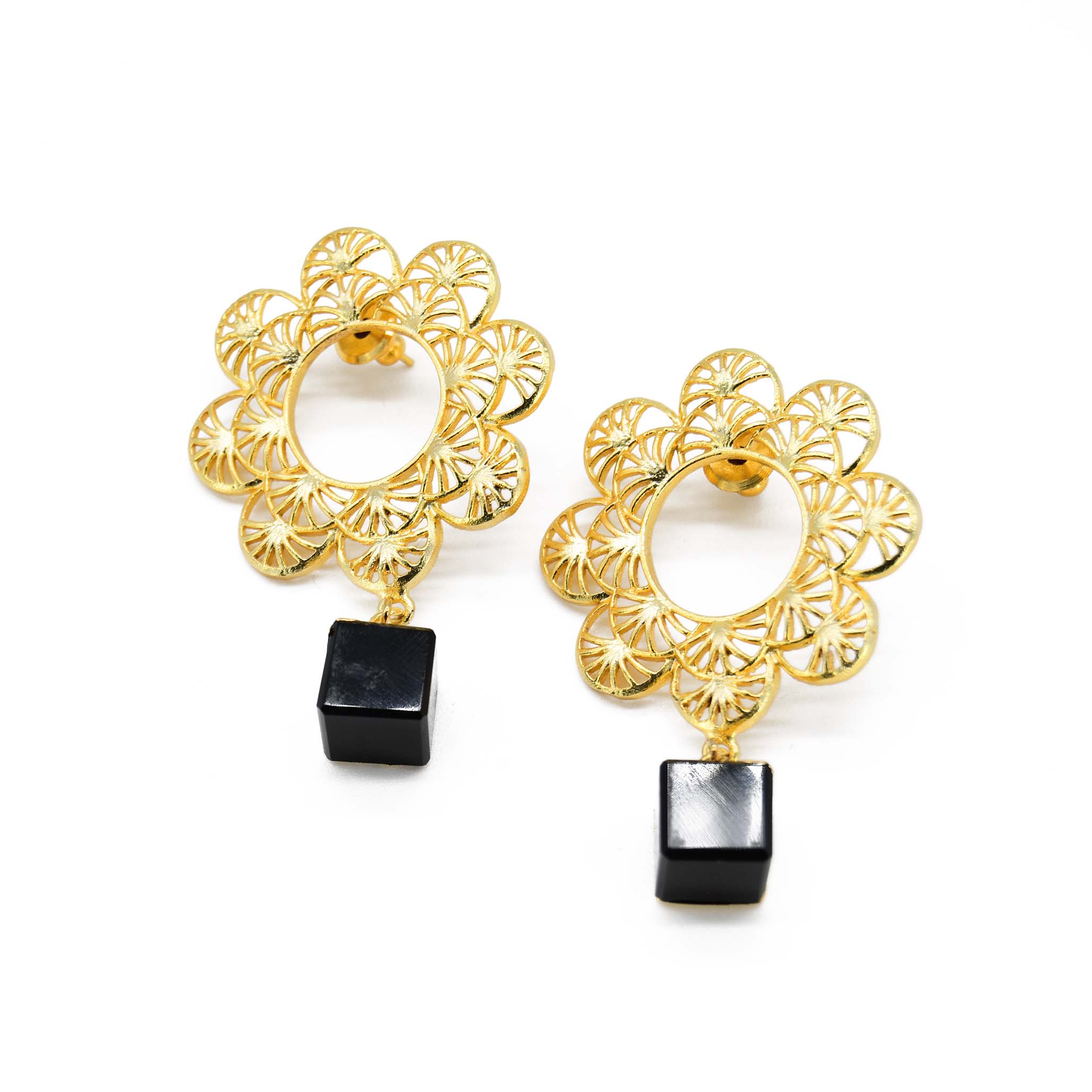 Adiba Women's Gold / Black Arum Handmade Drop Earring