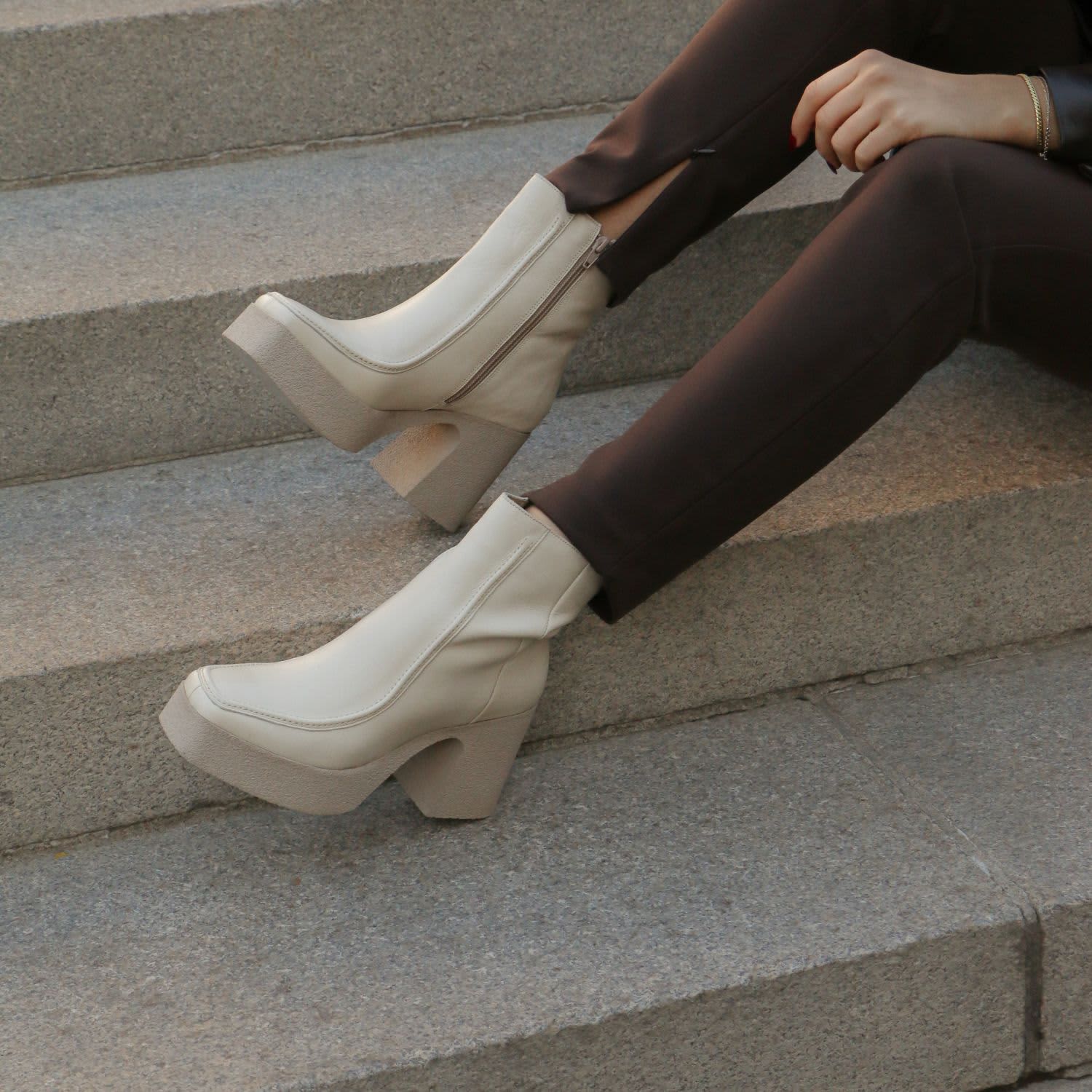 Agathe Platform Ankle Boots In Ivory Leather STIVALI NEW YORK Wolf Badger