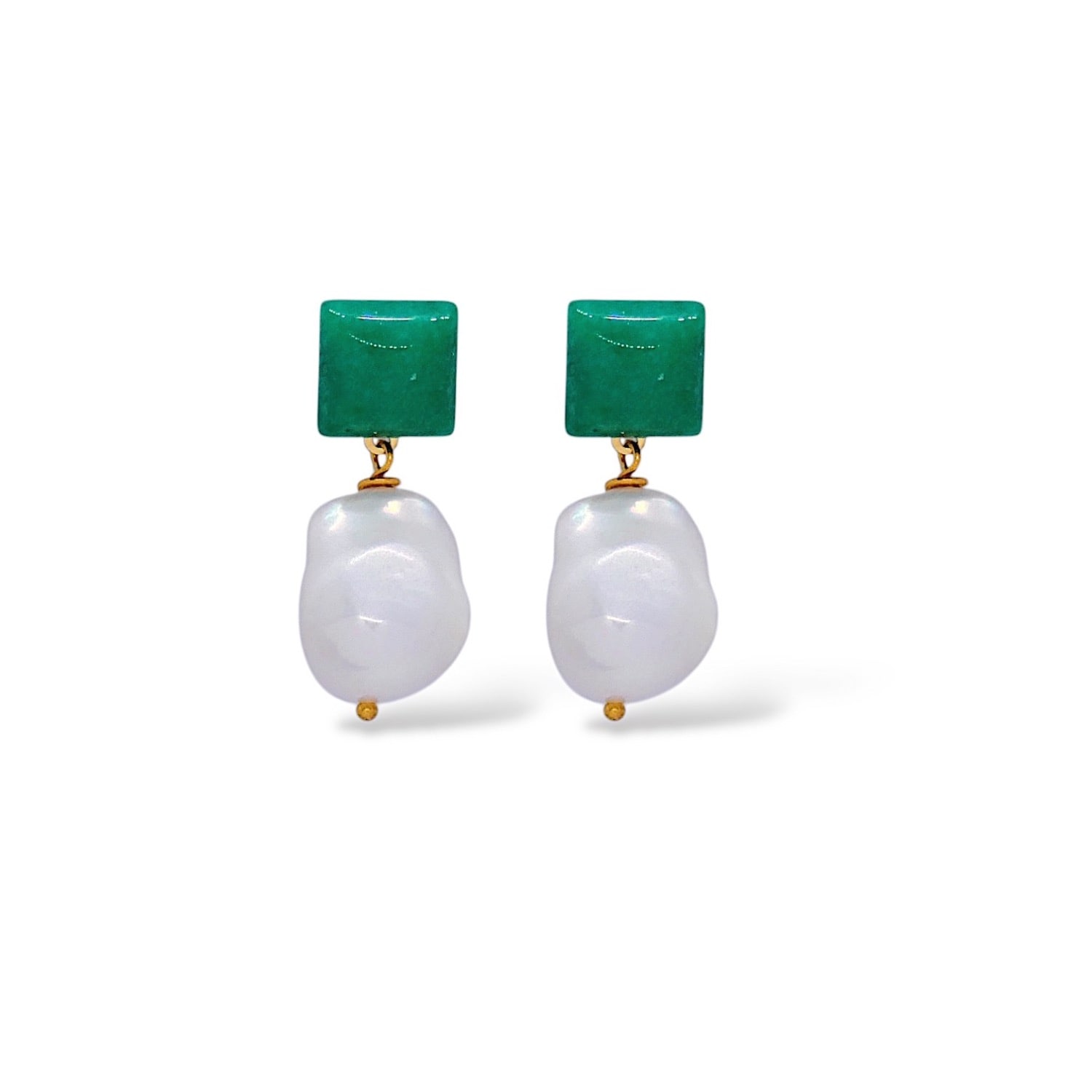 Valerie Chic Women's White / Gold / Green Green Jade Baroque Pearl Earrings