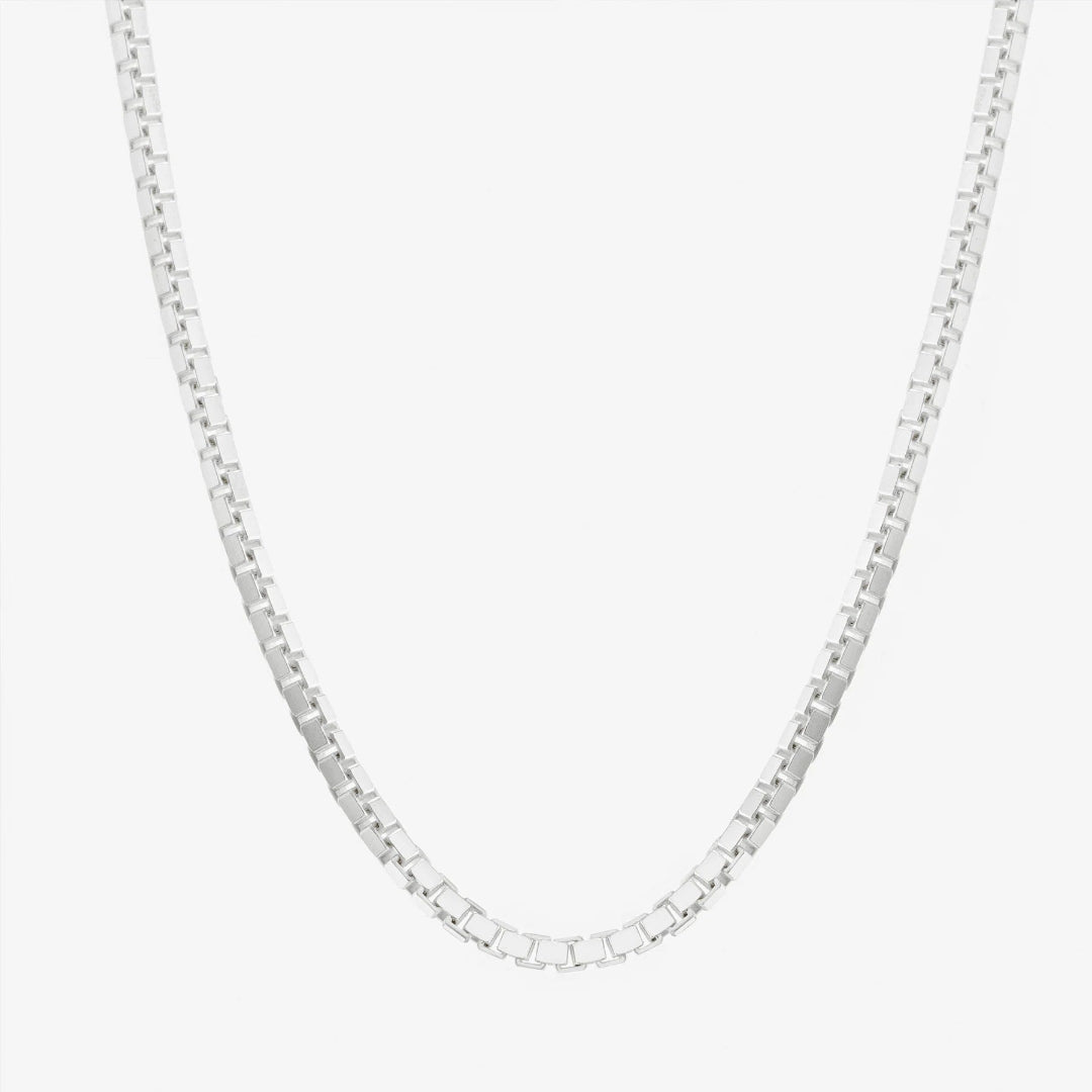 7879 Women's Silver Boxed Chain Necklace