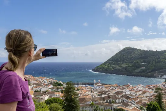 Angra do Heroismo mit Blick auf den Monte Brasil