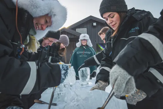 Eisskulptur schnitzen