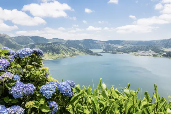 Blick auf die Seen Lagoa Azul und Lagoa Verde