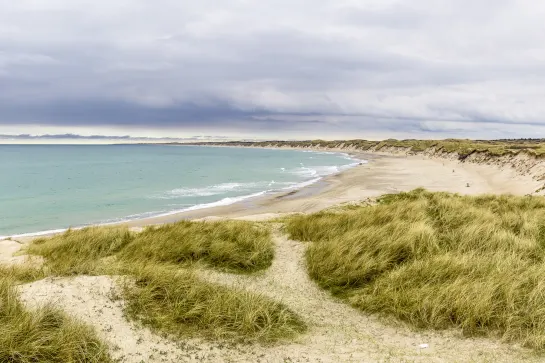 Viele breite Sandstränden laden zum Verweilen ein