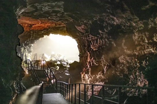 Lavatunnelwelt von Raufarholshellir