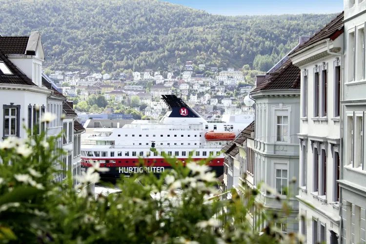 MS Nordkapp, Bergen