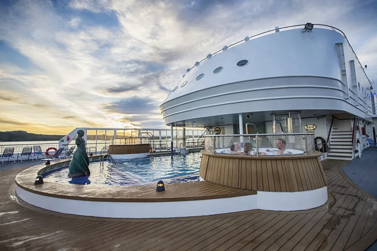 MS Finnmarken, Whirlpool