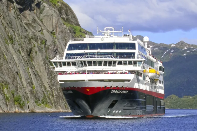 MS Trollfjord