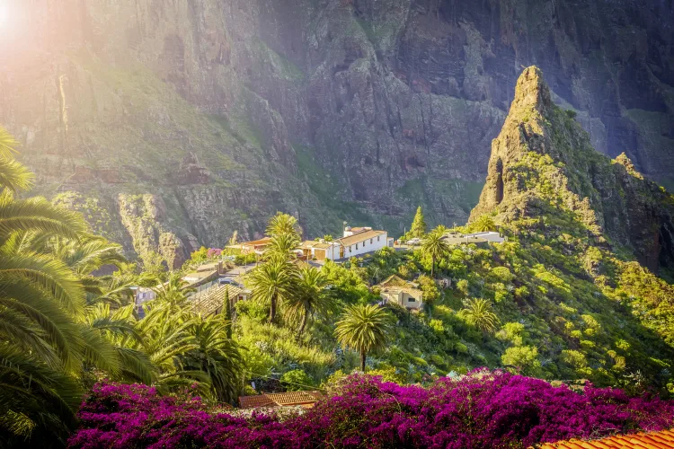 Landschaft mit Demasi Dorf