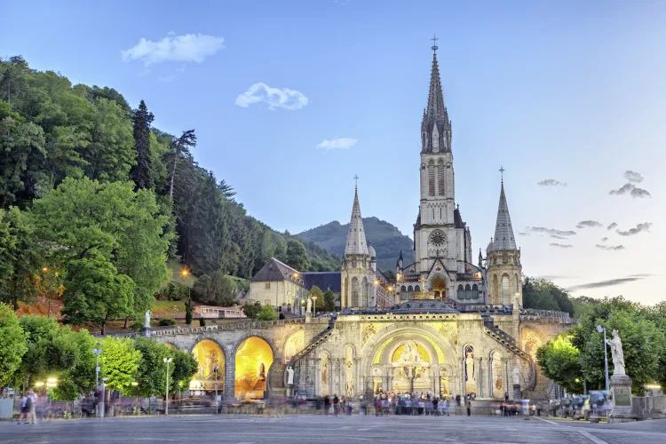Rosenkranz-Basilika, Lourdes