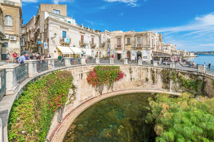 Brunnen von Arethusa und Siracusa