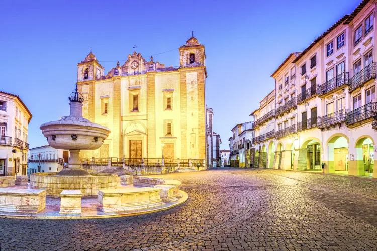 Evora