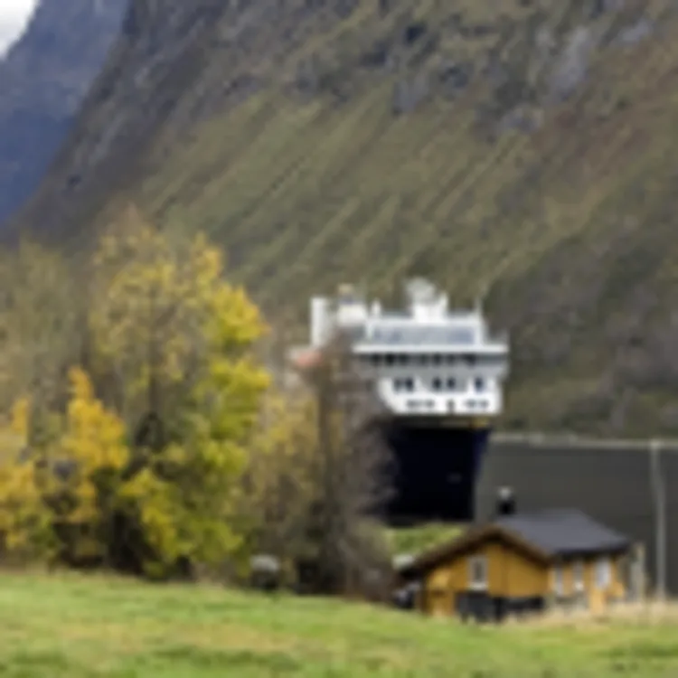 Havila im Hjørundfjord