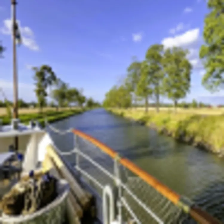 Typische Landchaft am Göta Kanal