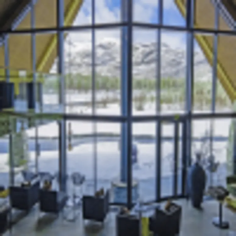 Arctic Wilderness Lodge