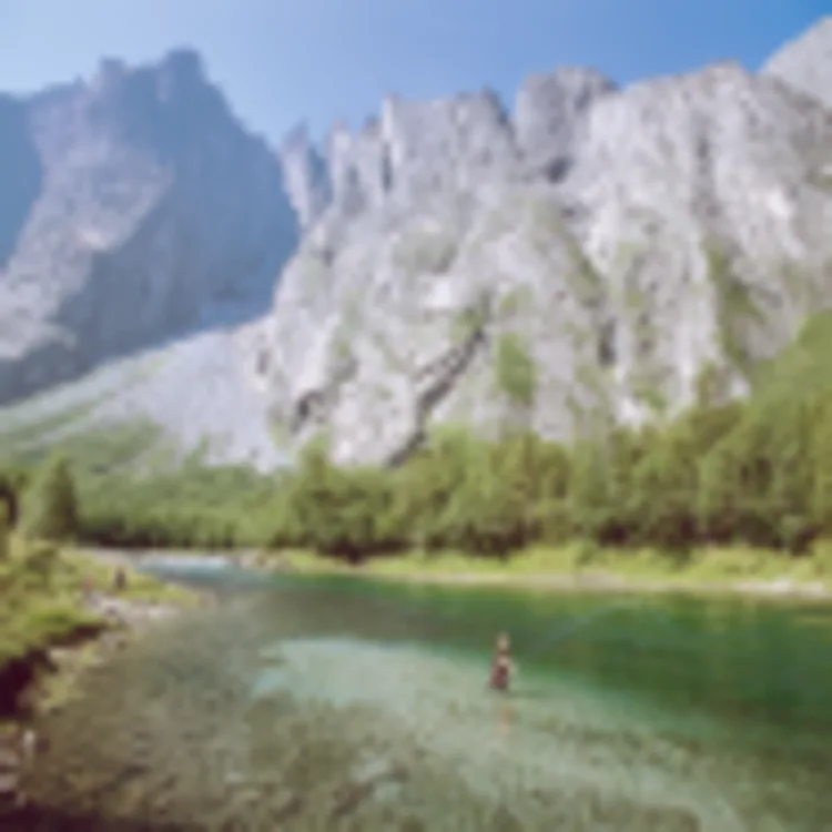 Trollwand und Fluss Rauma