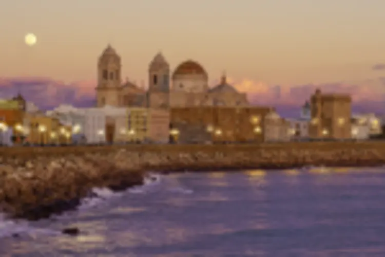 Vollmond Kathedrale Cádiz Andalusien