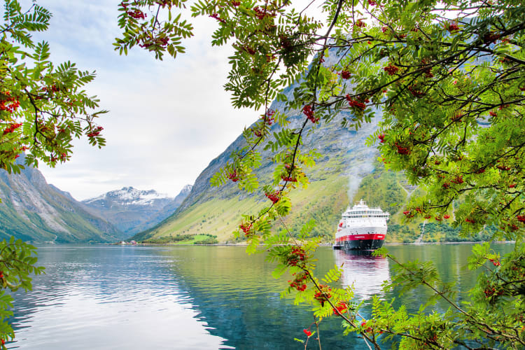 Hjørundfjord