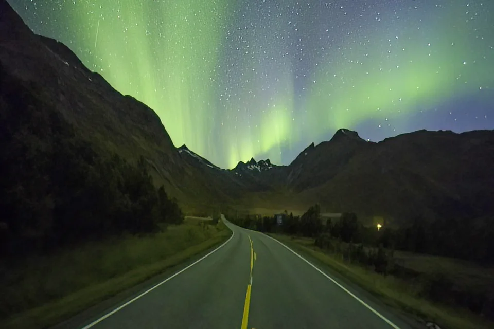 Nordlicht über den Vesterålen