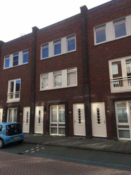 Schooldwarsstraat 74, 3351 PC Papendrecht, Nederland