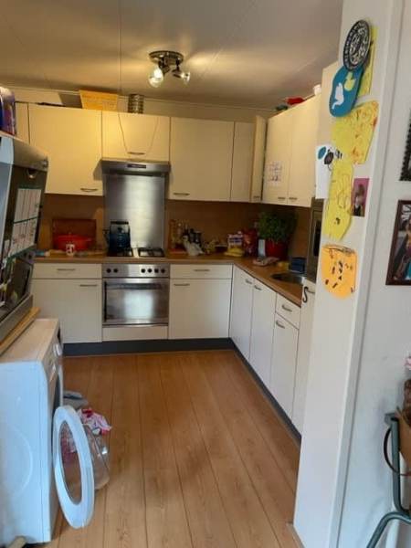 Professor Doctor F. Zernikeweg 14