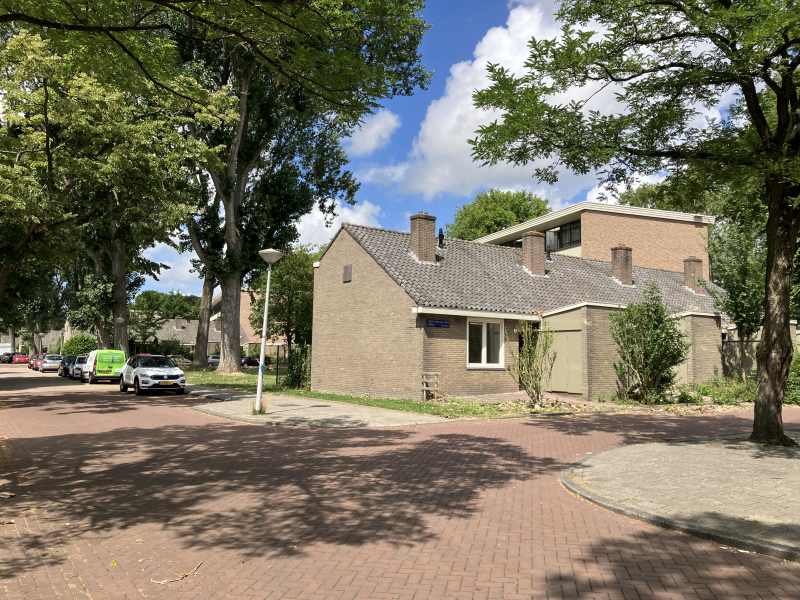 Carry van Bruggenstraat 1