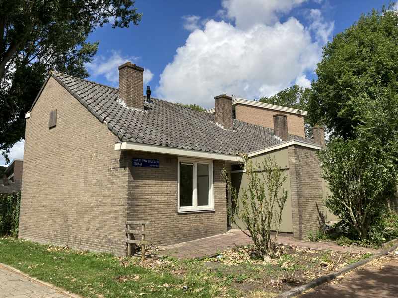 Carry van Bruggenstraat 1
