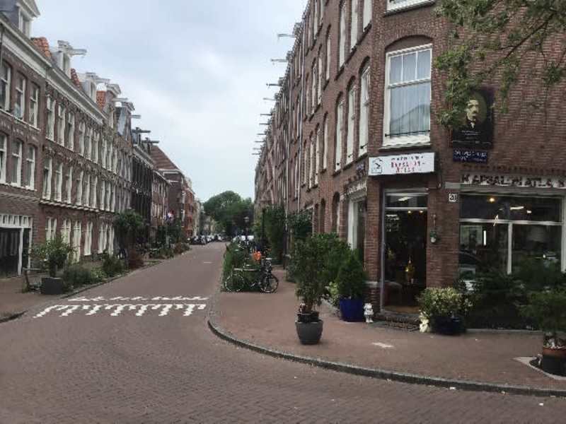 Douwes Dekkerstraat 1