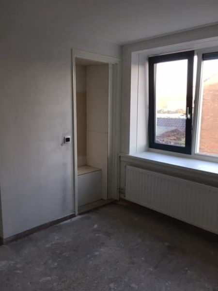 Meester M.C. van Hallstraat 8