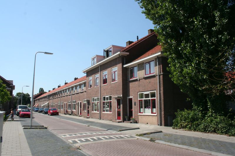 R.C. Bakhuizen van Den Brinkstraat 11