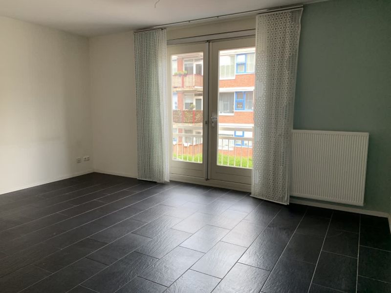 Schooldwarsstraat 84