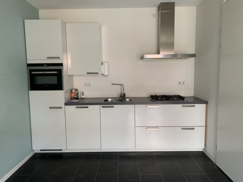 Schooldwarsstraat 84