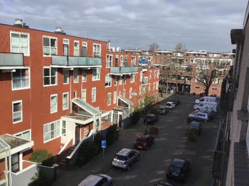 Schoolmeesterstraat 69