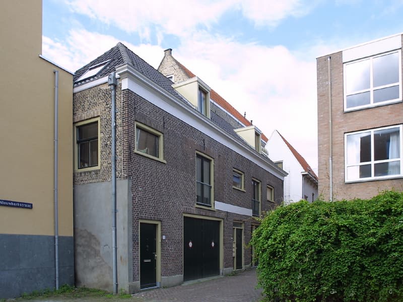Nieuwkerkstraat 10