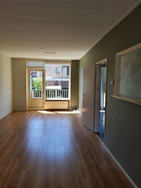 Van Leeuwenstraat 74