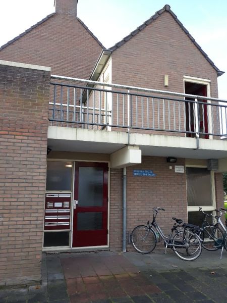 Krulmos 21, 2951 HG Alblasserdam, Nederland