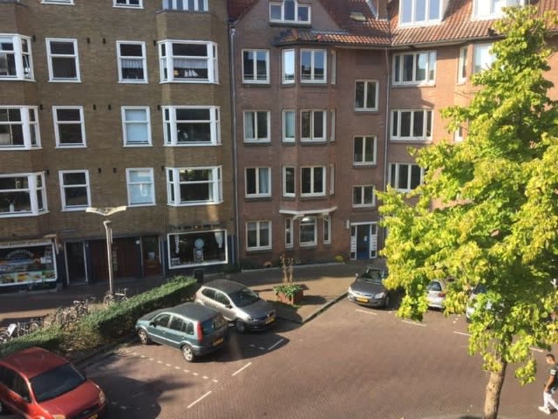 Van Hallstraat 208A, 1051 HL Amsterdam, Nederland