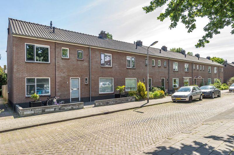 Van Beeklaan 1, 3829 AS Hooglanderveen, Nederland