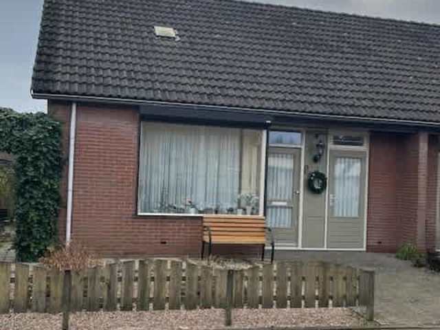 Pastoor van Loonstraat 1