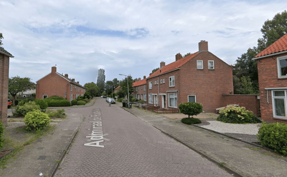 Admiraal de Ruyterlaan 82