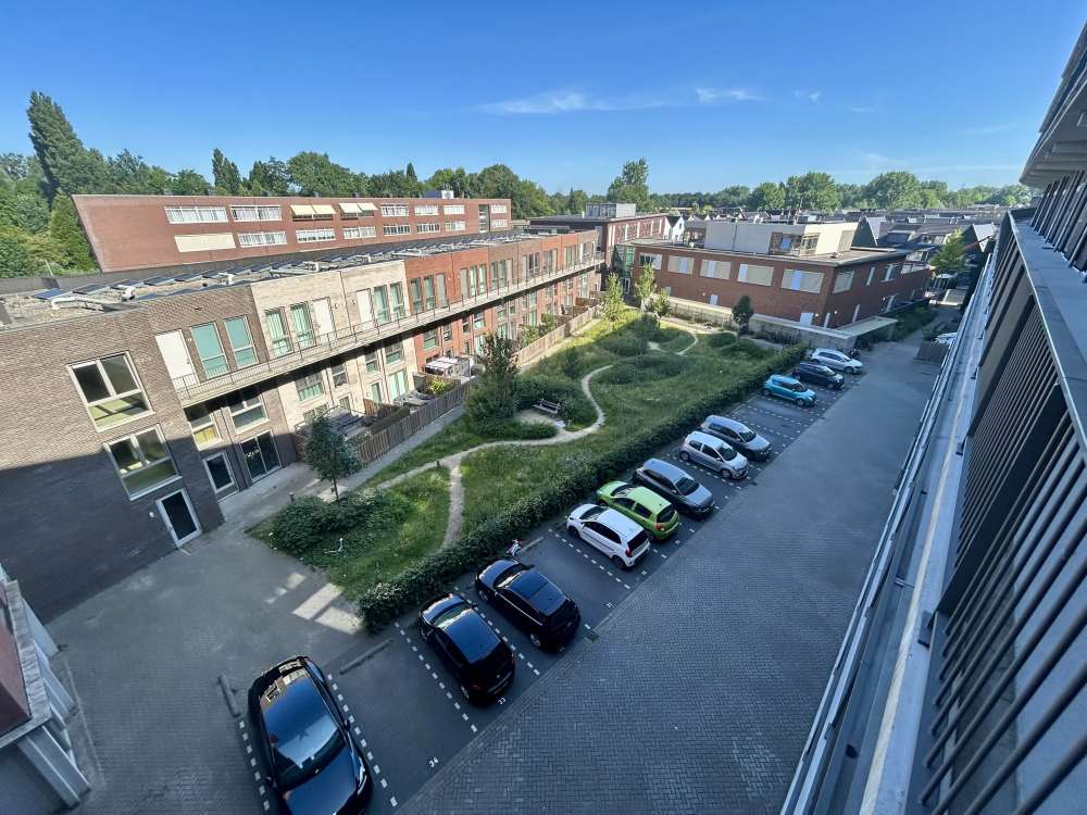 B. Merkelbachsingel 81