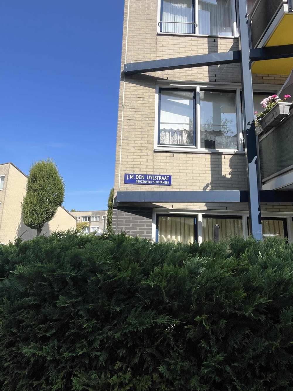 J.M. Den Uylstraat 84